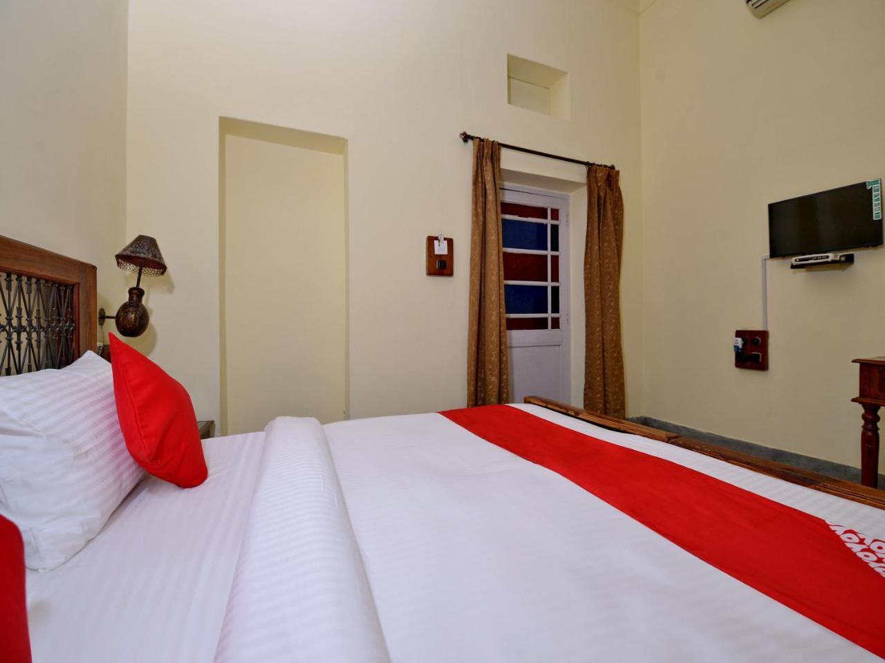 Hotel Oyo 15001 Marvel Umed 3*